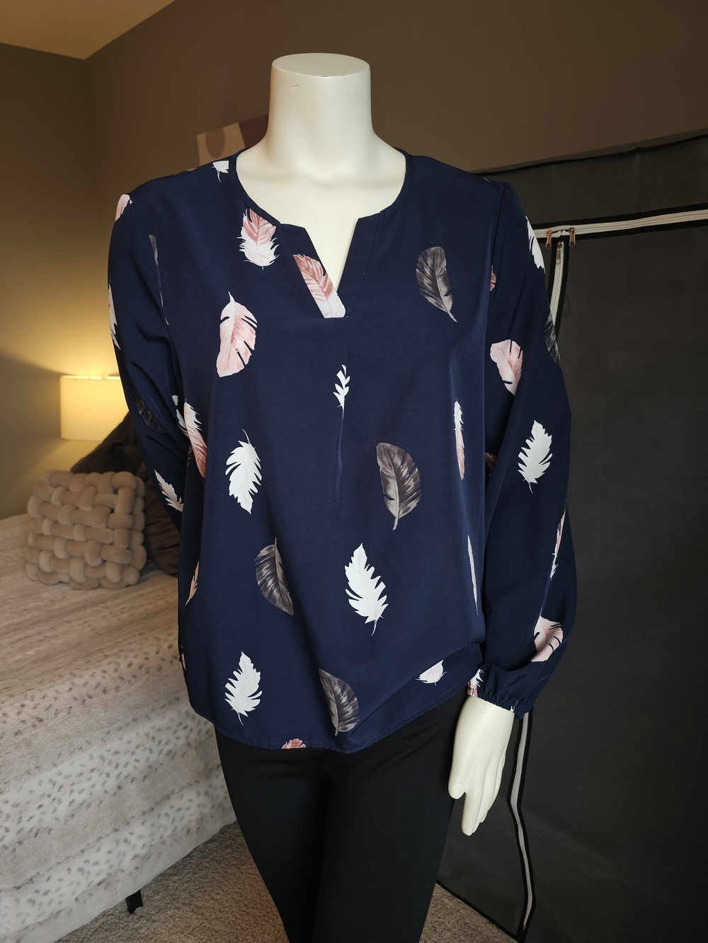 SHEIN Navy Feather Print Split V-Neck Blouse